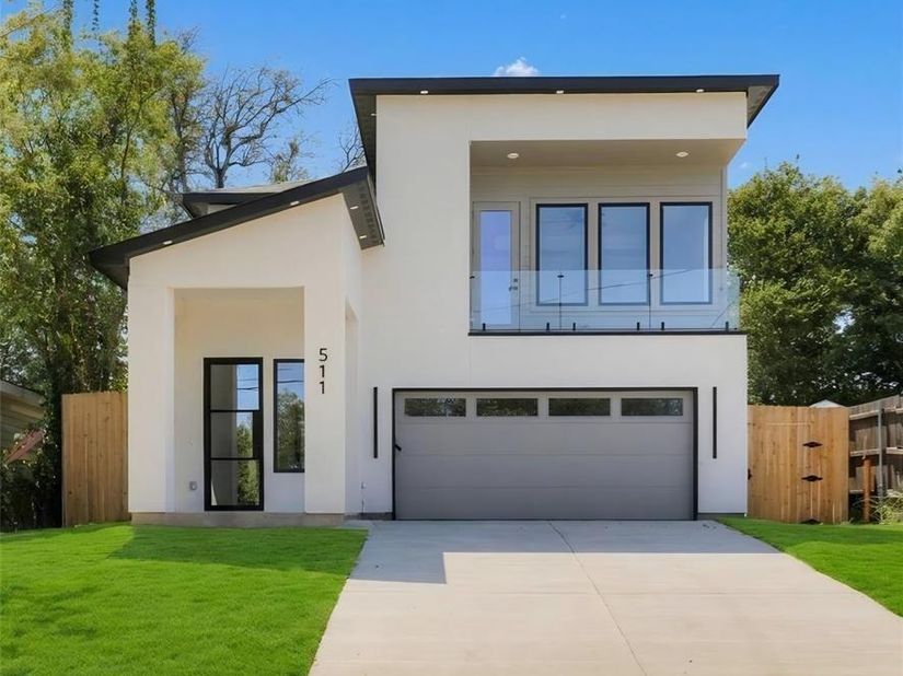 511  Avenue J  , Dallas Texas 75203