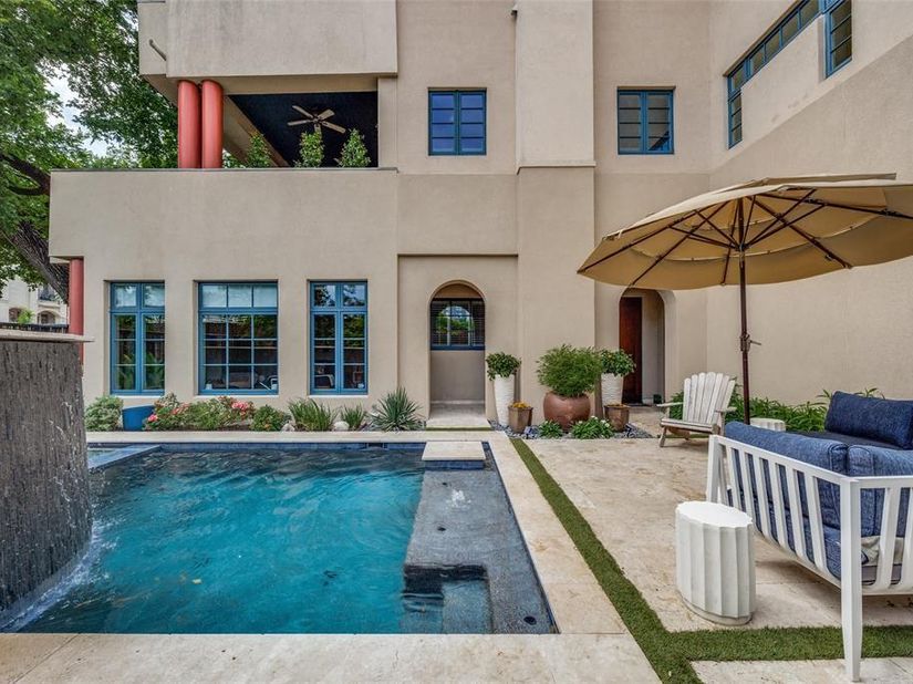 2203  Allen Street , Dallas Texas 75204