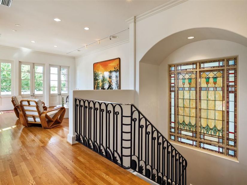 2203  Allen Street , Dallas Texas 75204