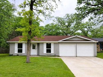 2933  Hunting Drive 