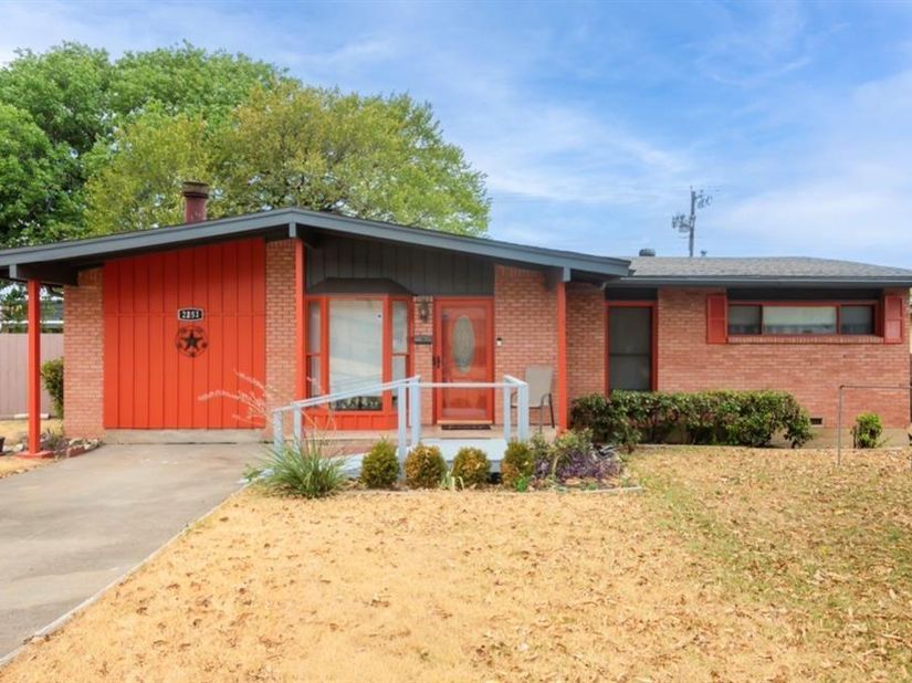 2251  Myrtlewood Drive , Dallas Texas 75232