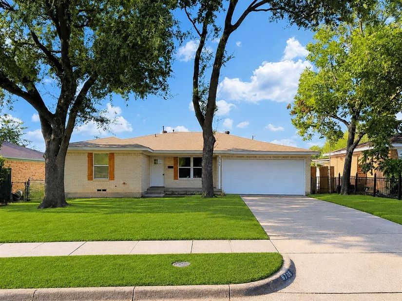 8706  Reva Street , Dallas Texas 75227