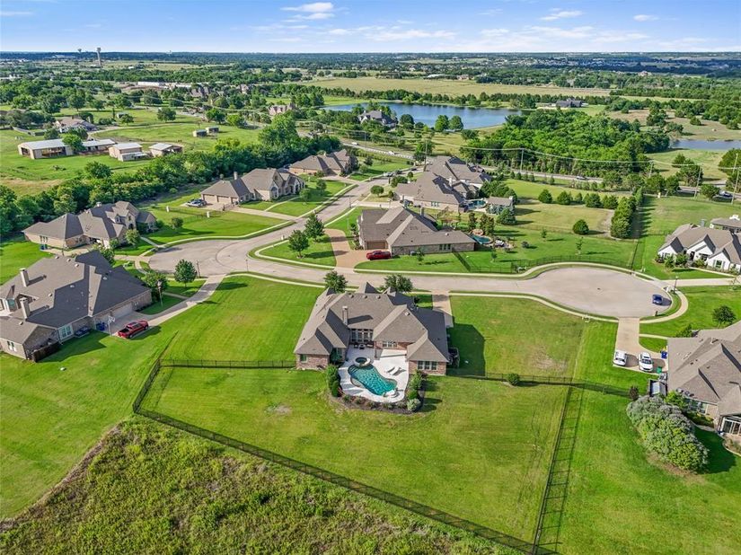 800  Yasmin Court , Heath Texas 75126