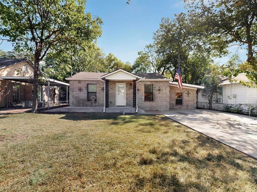 4214  Falls Drive , Dallas Texas 75211