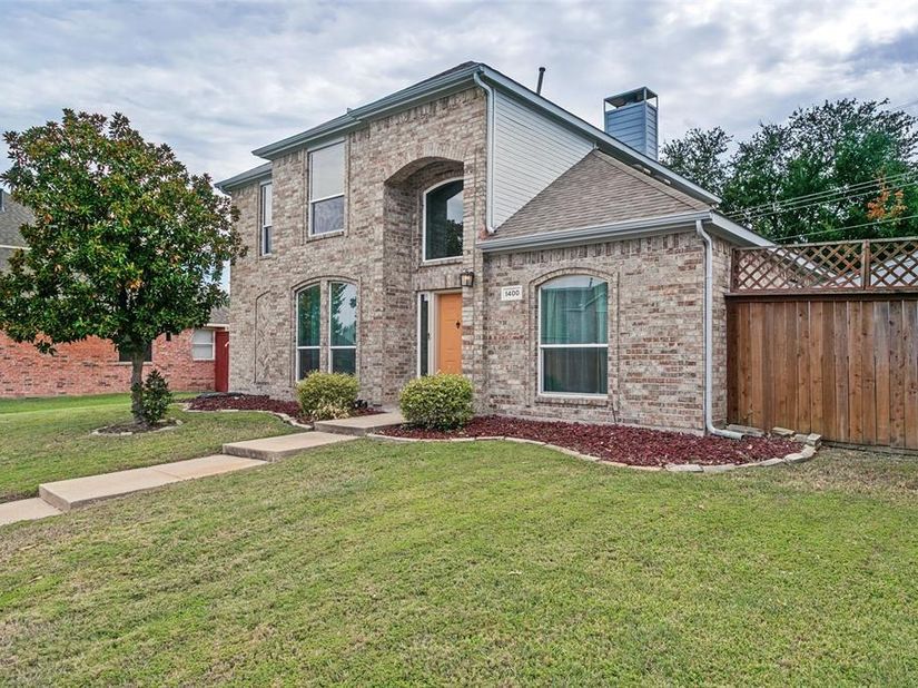1400  Wentworth Drive , Lewisville Texas 75067