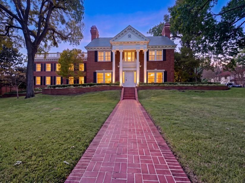 6858  Tokalon Drive , Dallas Texas 75214