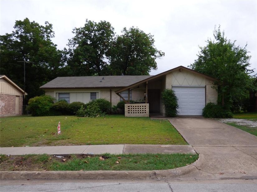 502  Moonlight Drive , Garland Texas 75040