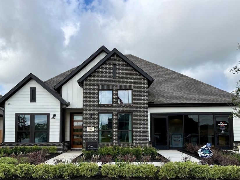 1621  Briscoe Drive , Benbrook Texas 76126