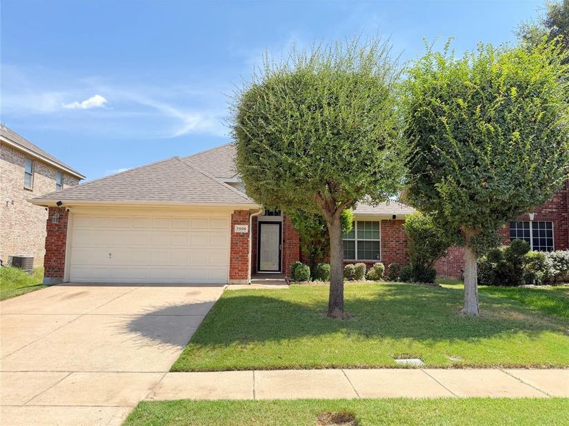 7806  Quiet Waters Drive , Arlington Texas 76016