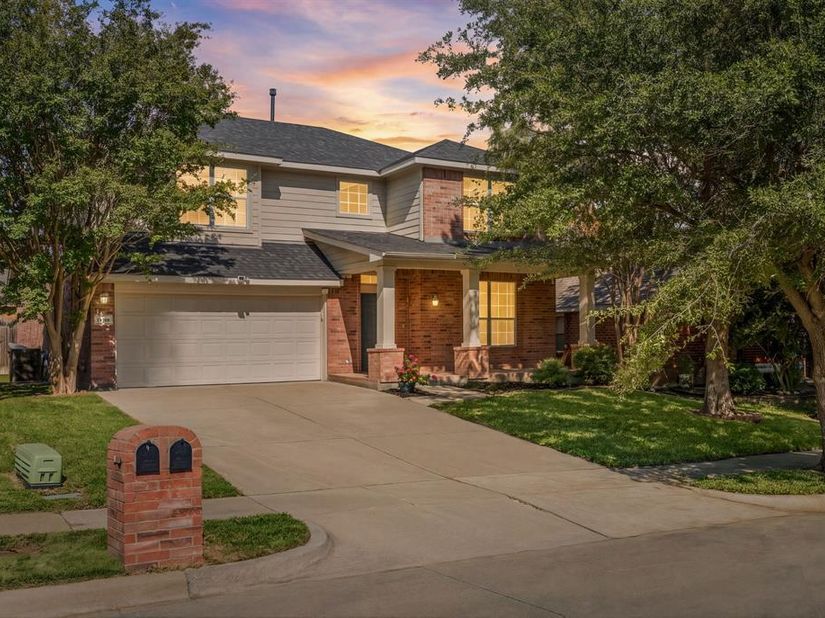 10708  Bluestone Road , Fort Worth Texas 76108