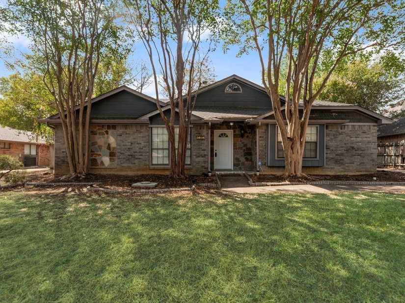 5608  Oak Brook Road , Arlington Texas 76016