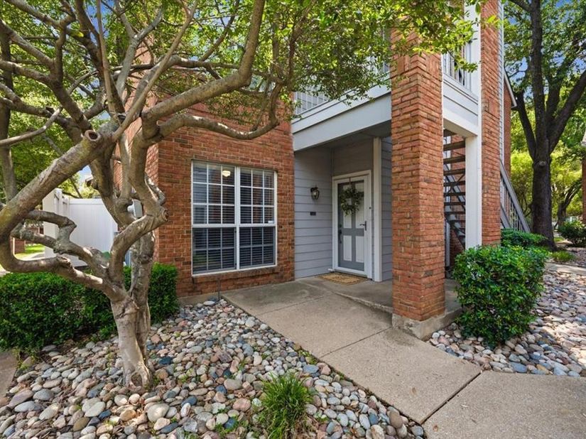 1300  Cantor Drive  130, Arlington Texas 76011