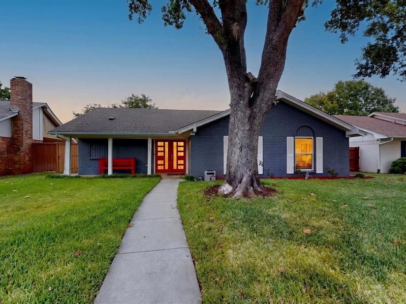 2117  Homestead Place , Garland Texas 75044