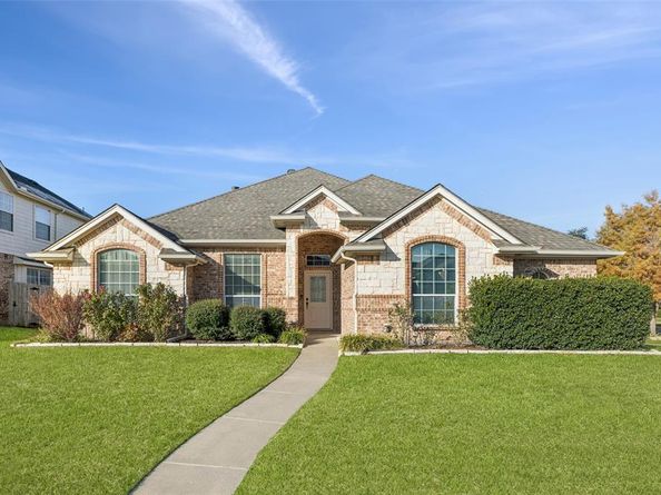 100  Lorient Drive , Mansfield Texas 76063