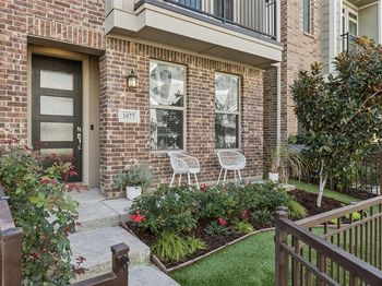 1077  Tea Olive Lane 