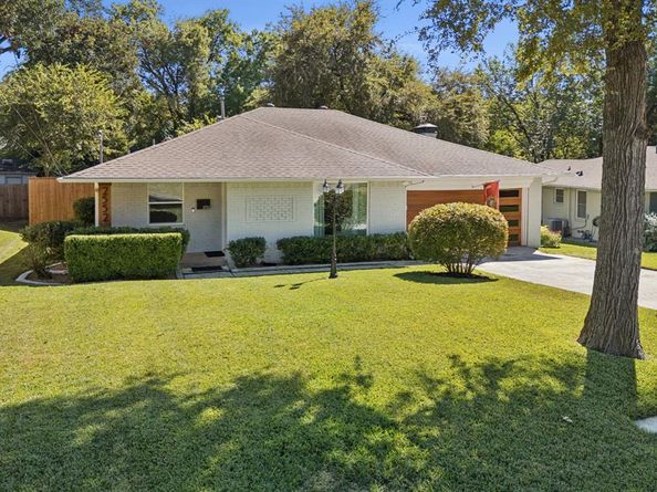 2552  El Cerrito Drive , Dallas Texas 75228