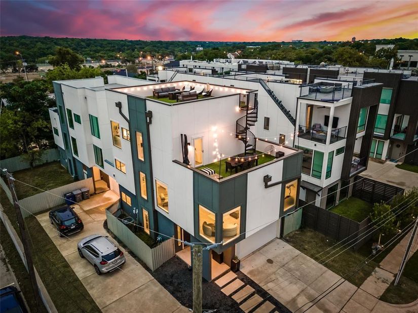 1002  Mobile Street  1, Dallas Texas 75208
