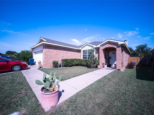 945  Buffalo Springs Drive , Fort Worth Texas 76140