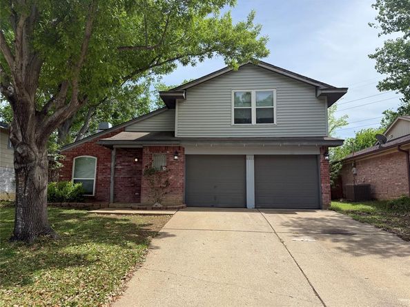 6011  Parkmeadow Drive , Arlington Texas 76018