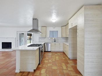 514 W Ridgewood Drive 