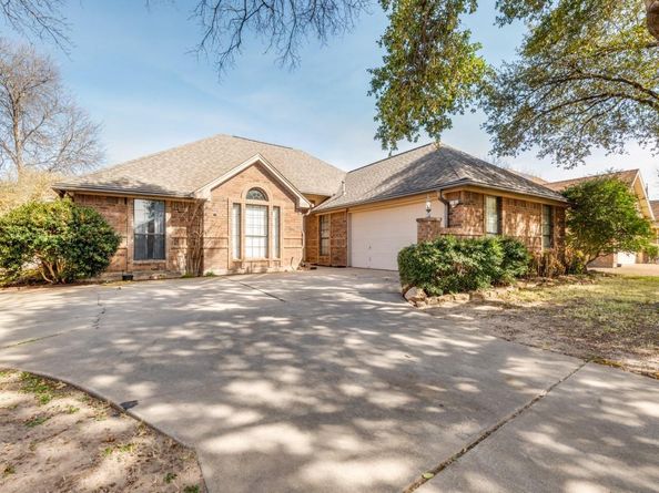 8220  Saddlebrook Drive , Benbrook Texas 76116