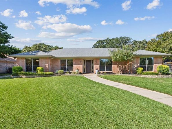 10  Valley Wood Court , Trophy Club Texas 76262
