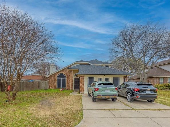 101  Chapel Creek  , Fort Worth Texas 76108
