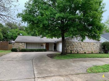 913 W Northgate Drive 