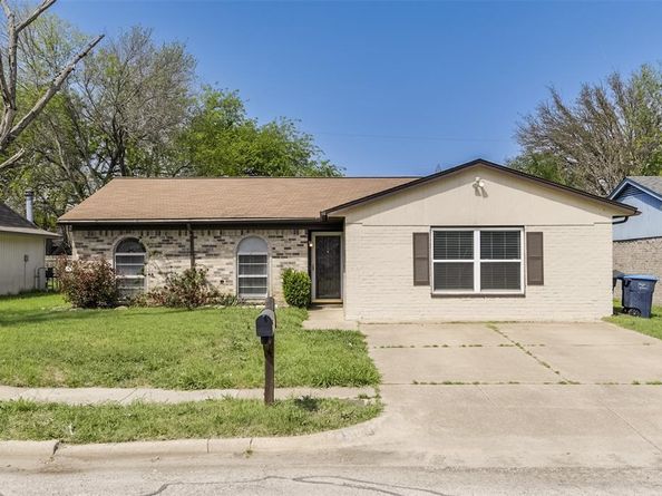 3813  Arnold Drive , Fort Worth Texas 76140