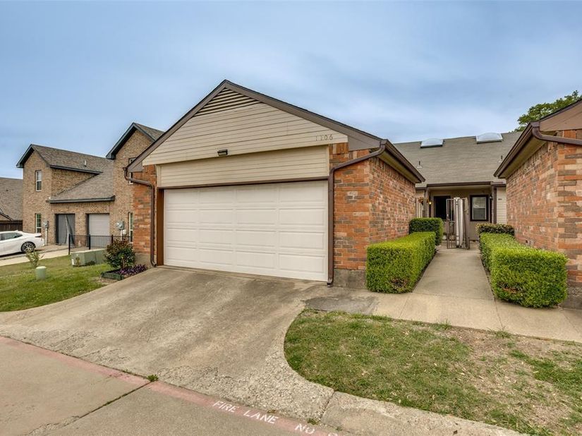 1106  Woburn Drive , Garland Texas 75043