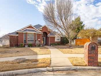 2255  Garden Crest Drive 