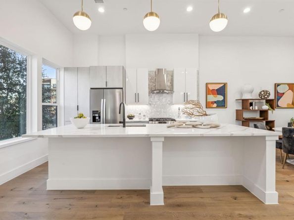 4208  Live Oak Street  201, Dallas Texas 75204