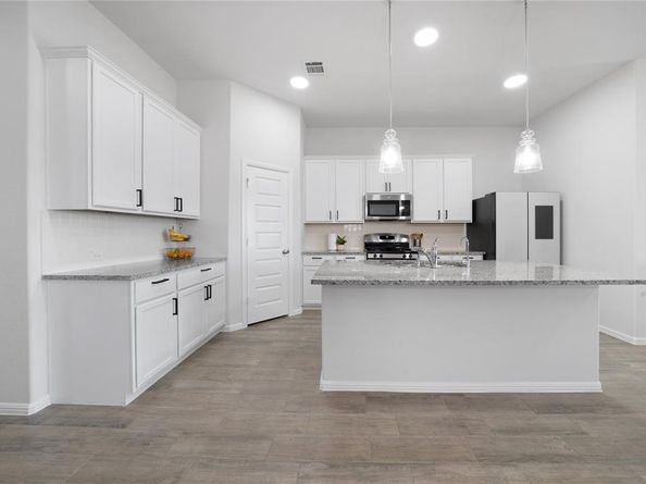 2911  Linden Street , Celina Texas 75009