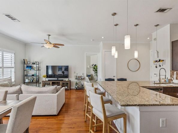 2950  Mckinney Avenue  424, Dallas Texas 75204