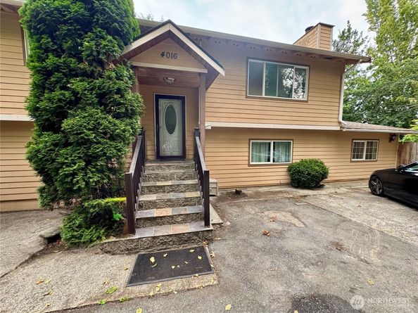 4016 Burton Place W, Seattle WA 98199