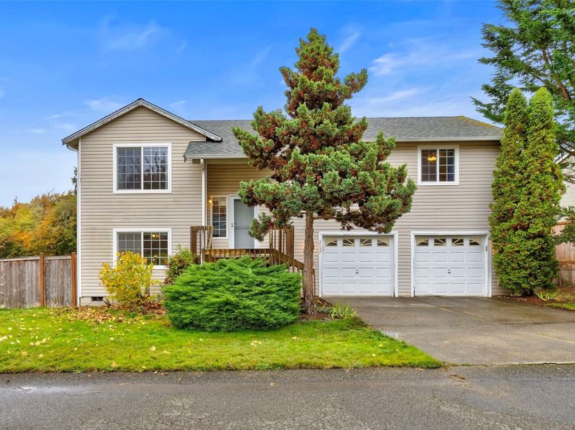 2137 Kelp Place E, Port Orchard WA 98366