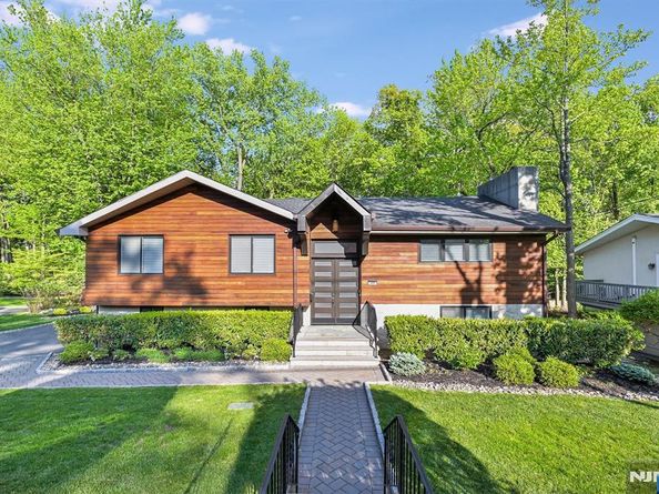 655 Floyd Street, Englewood Cliffs NJ 07632