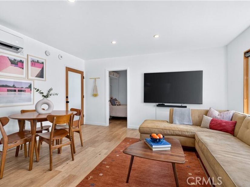 2135 Bellevue 12, Los Angeles CA 90026