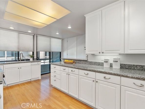 885 S Orange Grove 2, Pasadena CA 91105