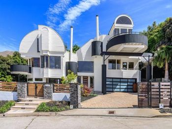 6105 Avenida Chamnez