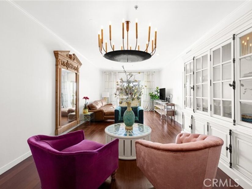 5016 Bakman 404, North Hollywood (los Angeles) CA 91601