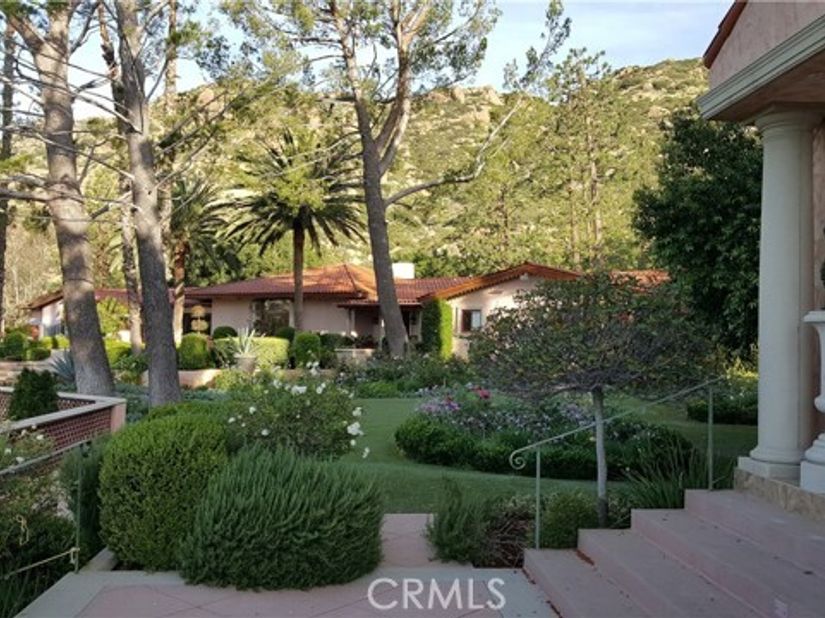 22637 La Quilla, Chatsworth (los Angeles) CA 91311