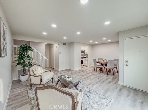 12302 Runnymede Street 4, North Hollywood (los Angeles) CA 91605