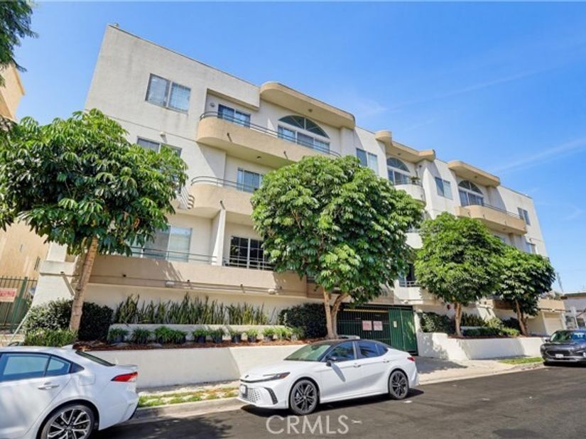 3535 Dunn Drive 201, Los Angeles CA 90034