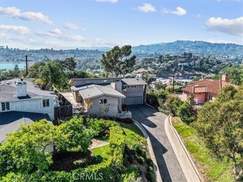 2377 Silver Ridge Avenue