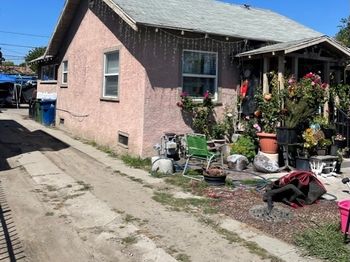 207 E 94th