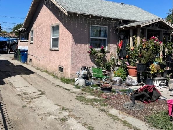 207 E 94th, Los Angeles CA 90003