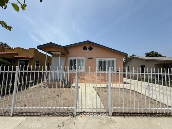 9815 Holmes Avenue, Los Angeles CA 90002