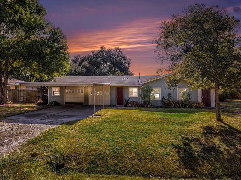 2902 Helberg Road, Houston TX 77092
