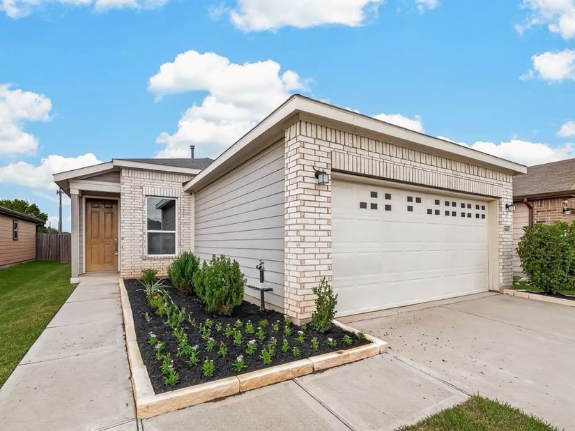 6031 Diamond Sky Lane, Houston TX 77048